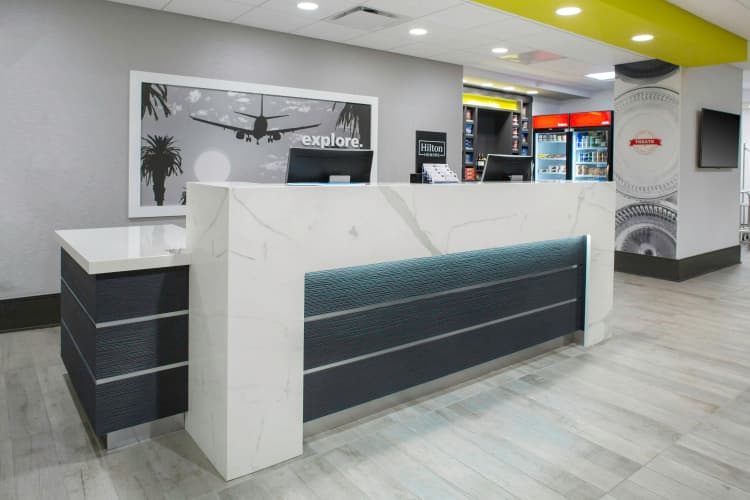Hampton Inn & Suites by Hilton-Irvine/Orange County Airport, photo 3