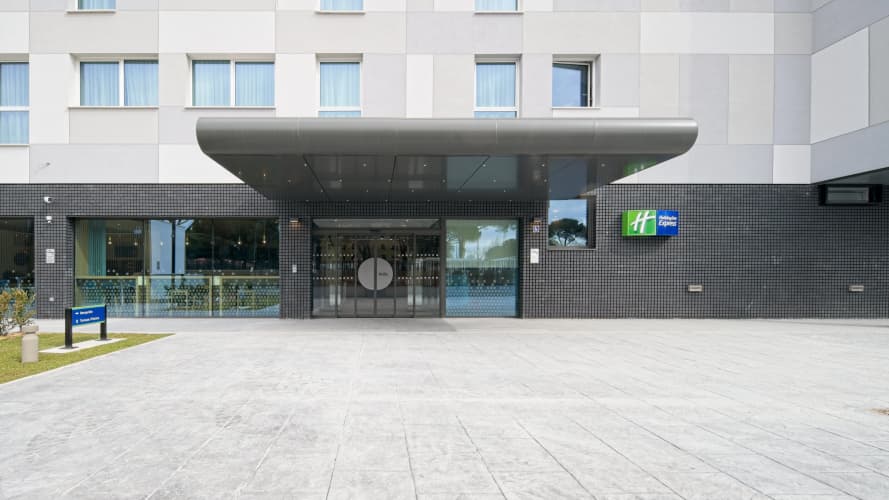 Holiday Inn Express Madrid Airport photo 2