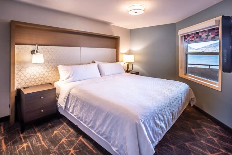 Holiday Inn & Suites Osoyoos photo 4