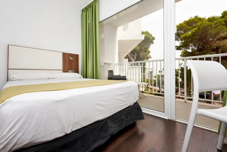 Hotel Globales Cala Blanca photo 4
