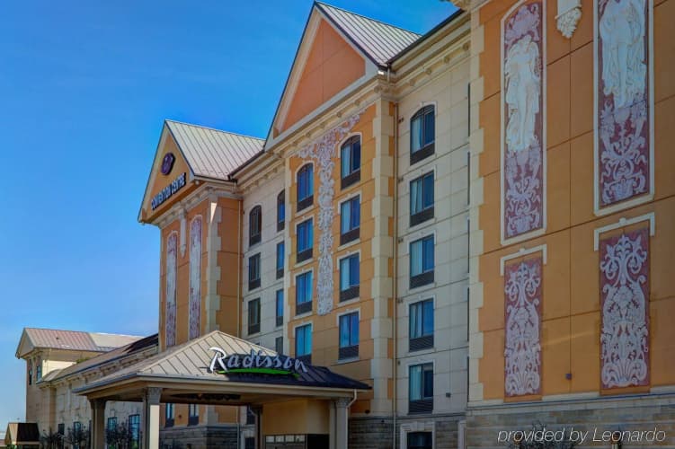 Radisson Toronto Airport West photo 2