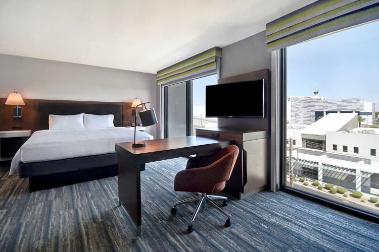 Hampton Inn & Suites Las Vegas Convention Center photo 5