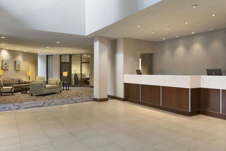 Ramada By Wyndham Belleville Harbourview Conference Centre, photo 3