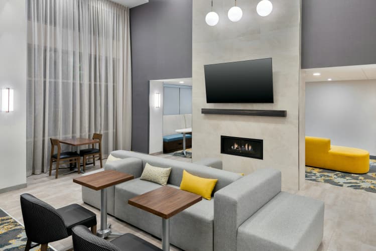 Hampton Inn & Suites Cleveland-Beachwood photo 4