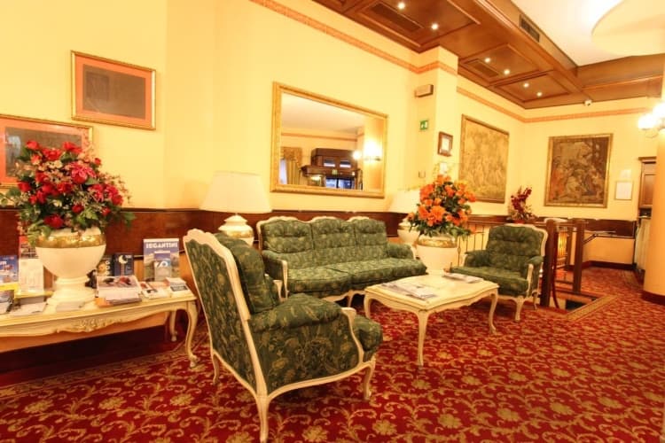 King Hotel, photo 3