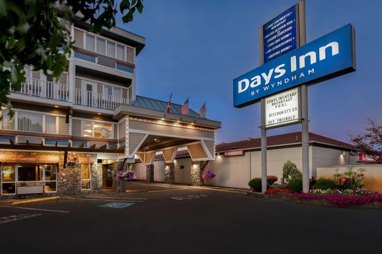 Days Inn by Wyndham Victoria Airport Sidney, photo 2