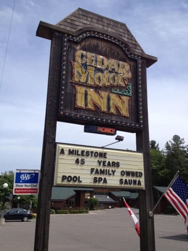 Cedar Motor Inn, photo 2