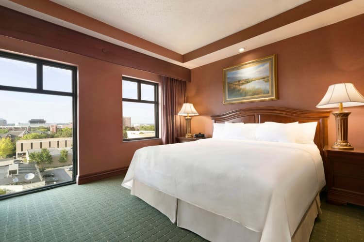 Embassy Suites by Hilton Lincoln photo 5
