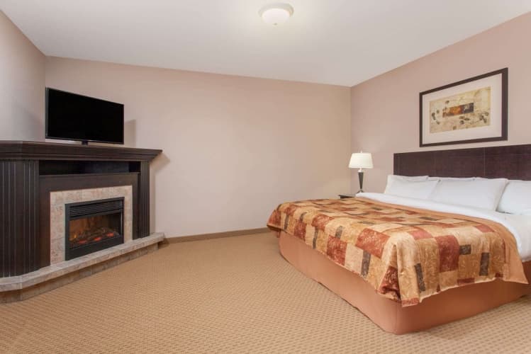 Ramada By Wyndham Brooks, photo 4