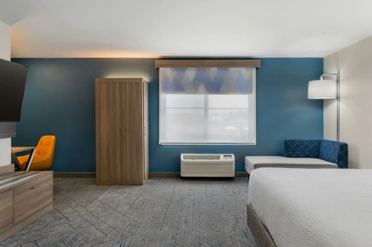 Holiday Inn Express Boston-Milford photo 5