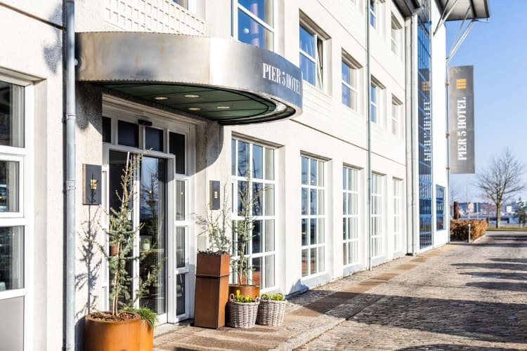 Pier 5 Hotel, photo 2