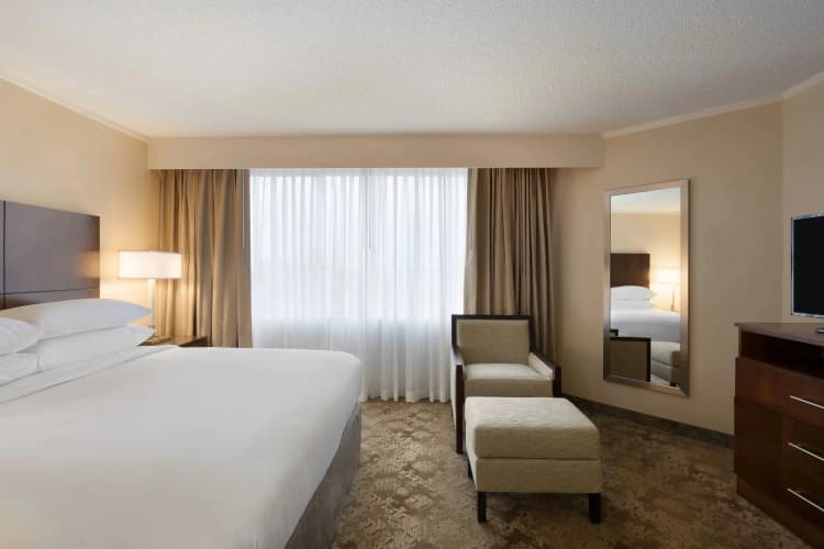 Embassy Suites by Hilton Baltimore at BWI Airport photo 4