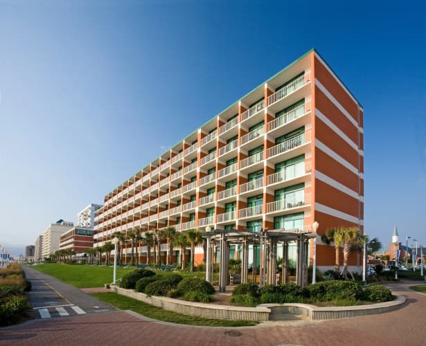 Holiday Inn Hotel & Suites Virginia Beach - North Beach photo 2