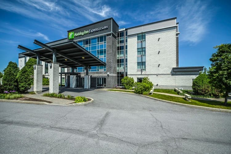 Holiday Inn Express & Suites Saint - Hyacinthe photo 2