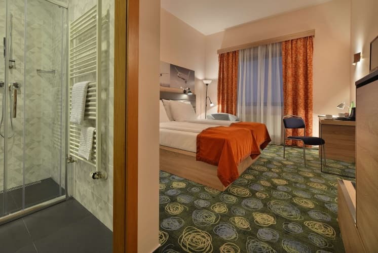 Ramada by Wyndham Airport Prague photo 5