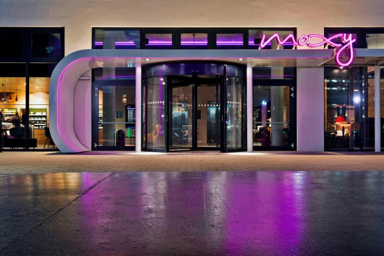 Moxy Vienna Airport photo 2
