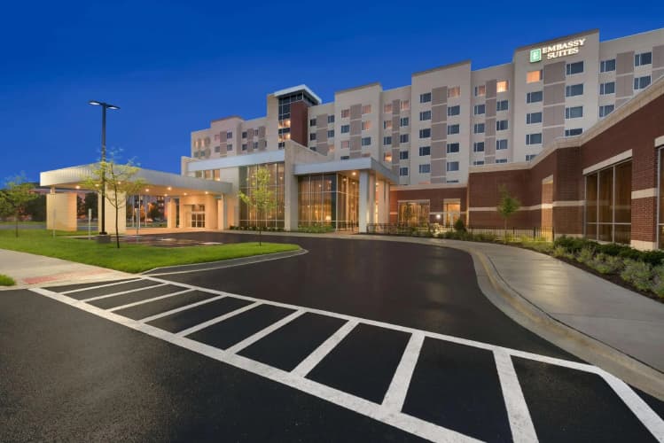 Embassy Suites by Hilton Chicago Naperville photo 2