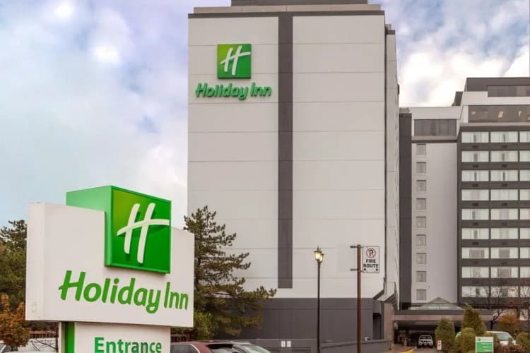 Holiday Inn Toronto International Airport photo 2