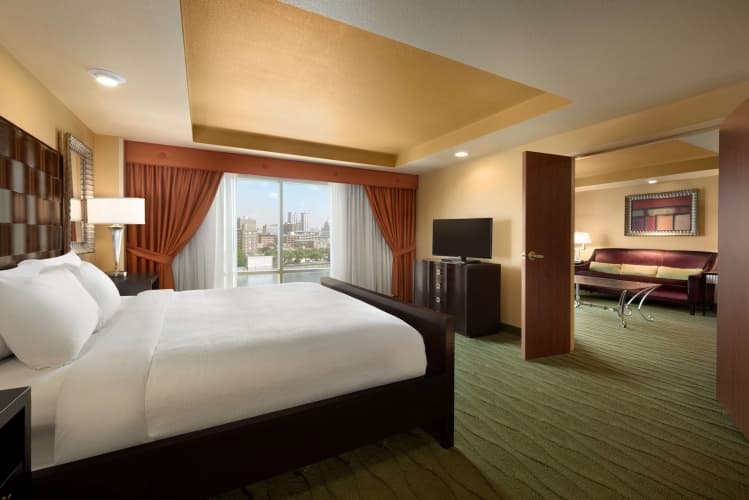 Embassy Suites by Hilton East Peoria Riverfront Hotel & Conf photo 5