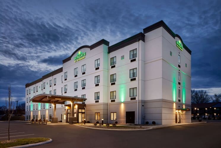 Wingate By Wyndham Hurricane Wv photo 2
