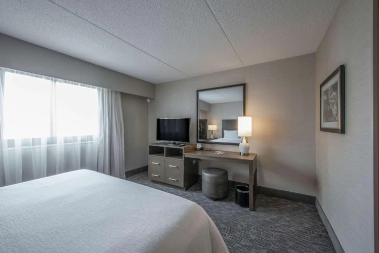 Embassy Suites by Hilton Chicago Schaumburg Woodfield, photo 4