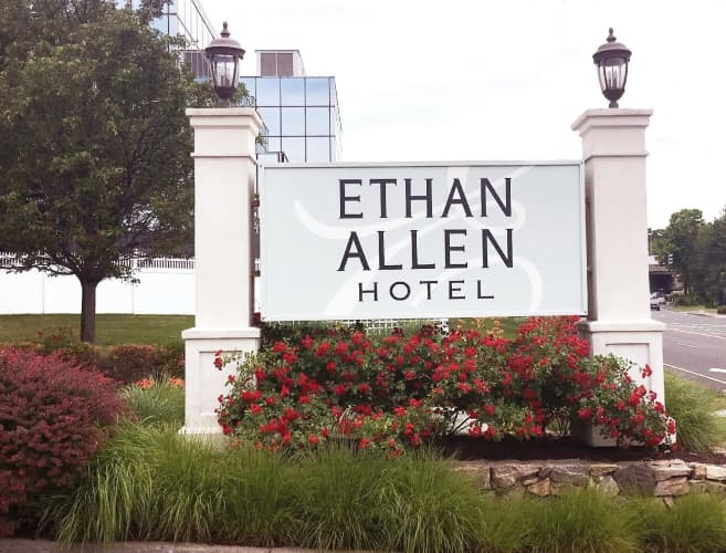 Ethan Allen Hotel photo 2
