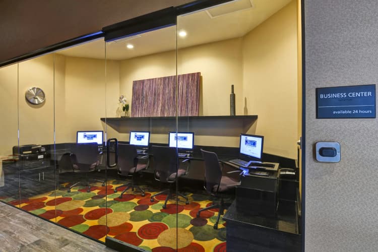 Hampton Inn & Suites Raleigh/Crabtree Valley photo 4