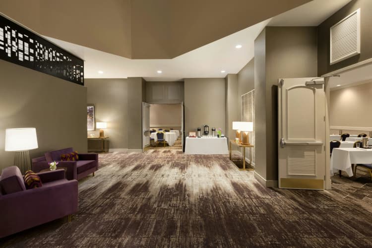 Embassy Suites by Hilton Phoenix Downtown North photo 4