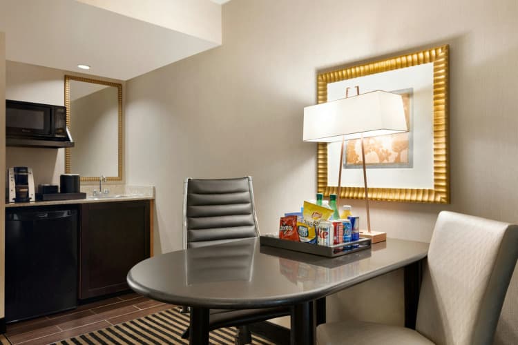 Embassy Suites by Hilton Piscataway Somerset photo 4