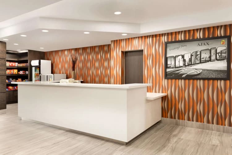 Super 8 By Wyndham Ajax/Toronto, photo 3