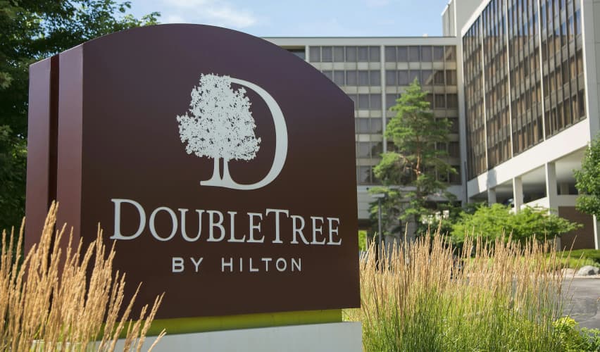 DoubleTree by Hilton Chicago - Oak Brook photo 2