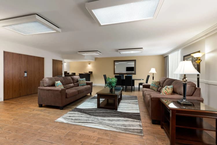 Wyndham Riverfront Little Rock photo 5