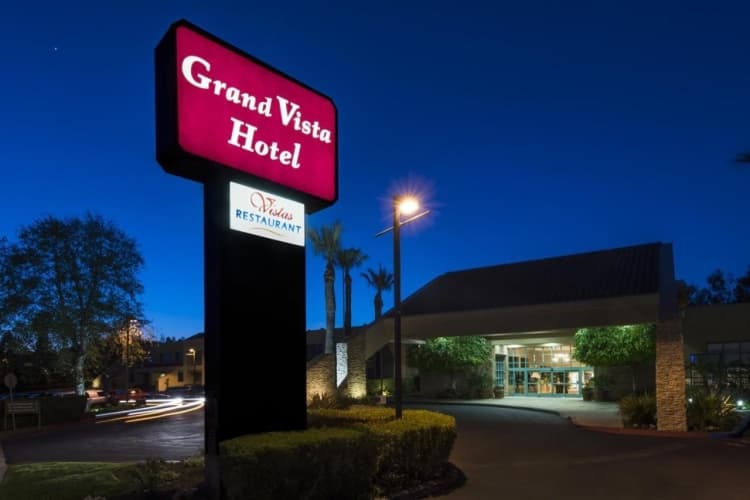 Grand Vista photo 2