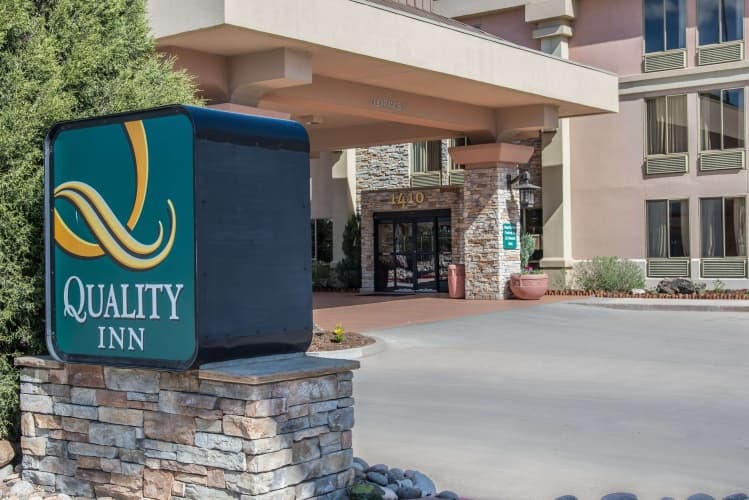 Quality Inn South Downtown photo 2