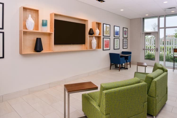 Holiday Inn Express & Suites St. Petersburg - Madeira Beach photo 3