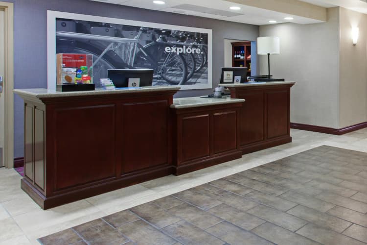 Hampton Inn & Suites Oakland Airport-Alameda photo 3