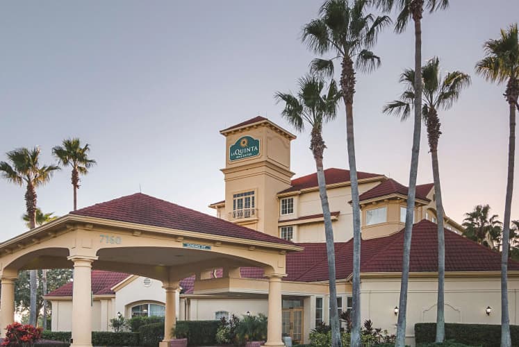 La Quinta Inn & Suites by Wyndham Orlando Airport North, photo 2