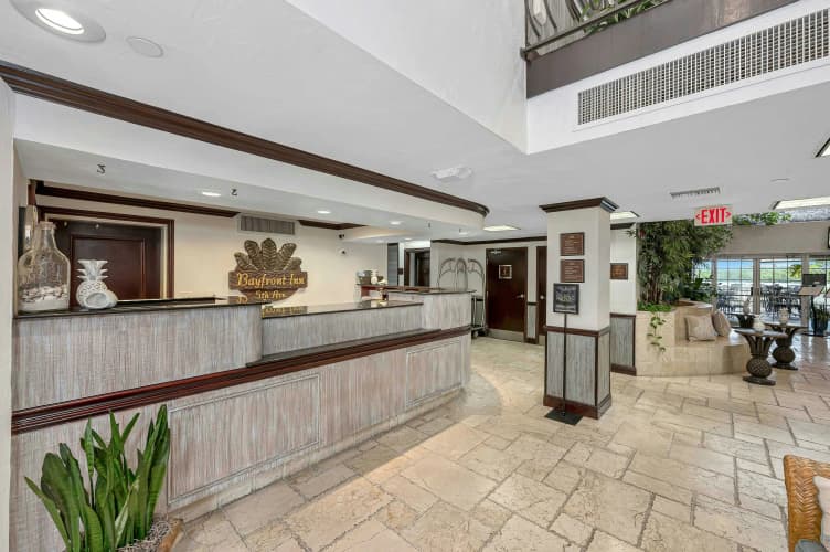 Bayfront Inn On Fifth Avenue photo 3