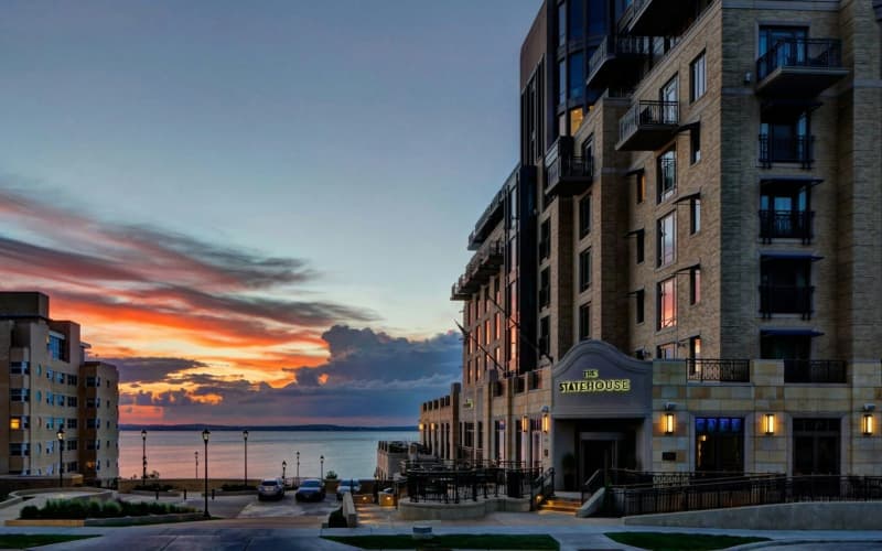 Edgewater Hotel photo 2