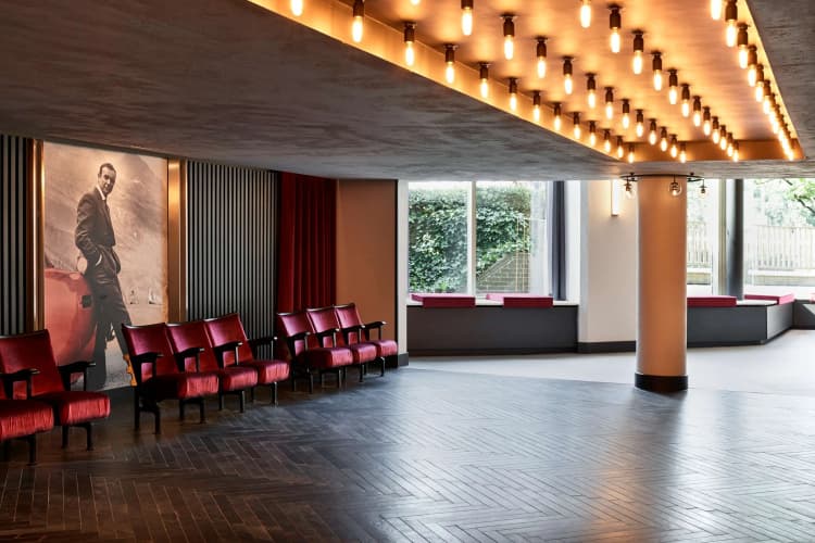 Radisson Red London Heathrow, photo 5