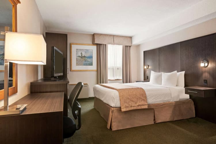 Days Inn by Wyndham Renfrew Conference Centre, photo 3