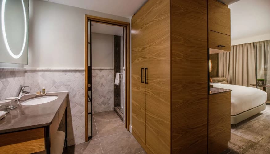 Lincoln Plaza London Curio Collection By Hilton, photo 5