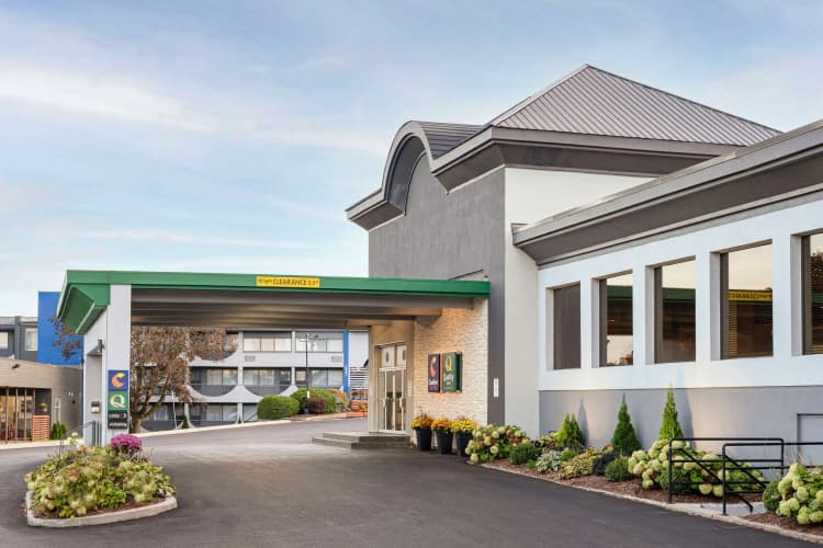 Quality Inn & Conference Centre Kingston Central photo 2