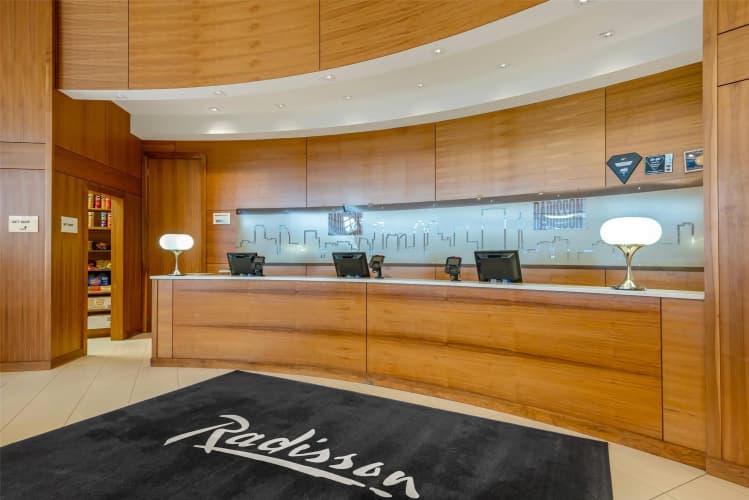 Radisson Hotel Conference Center Calgary Airport photo 3