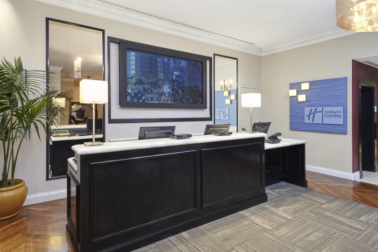 Hotel Cass - A Holiday Inn Express at Magnificent Mile photo 4
