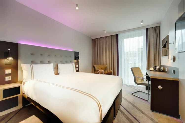Premier Inn Hamburg City Klostertor photo 4