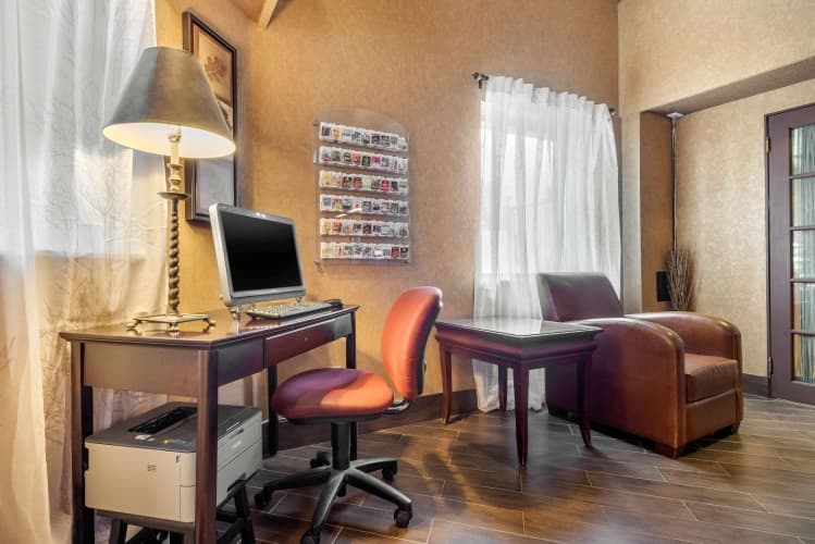 Quality Suites Whitby, photo 4