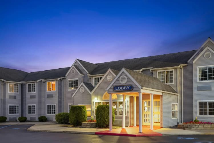 Microtel Inn by Wyndham Albany Airport photo 2