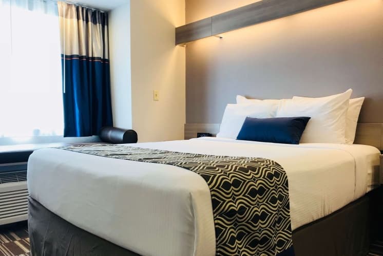 Microtel Inn & Suites By Wyndham Atlanta/Buckhead Area photo 4