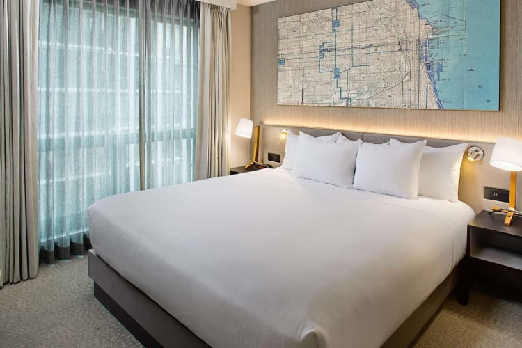 Hilton Chicago/Magnificent Mile Suites, photo 3